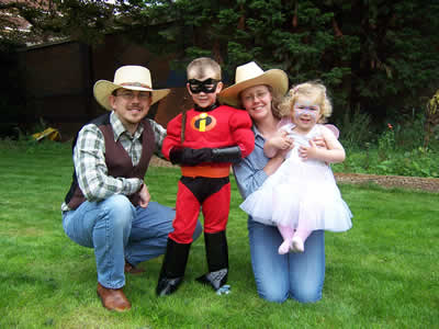 Woody the Cowboy and sidekick Jess (from Toy Story) join Mr. Incredible and Tinkerbell